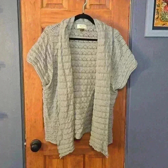 Short Sleeve Grey Cardigan - Picture 2 of 7
